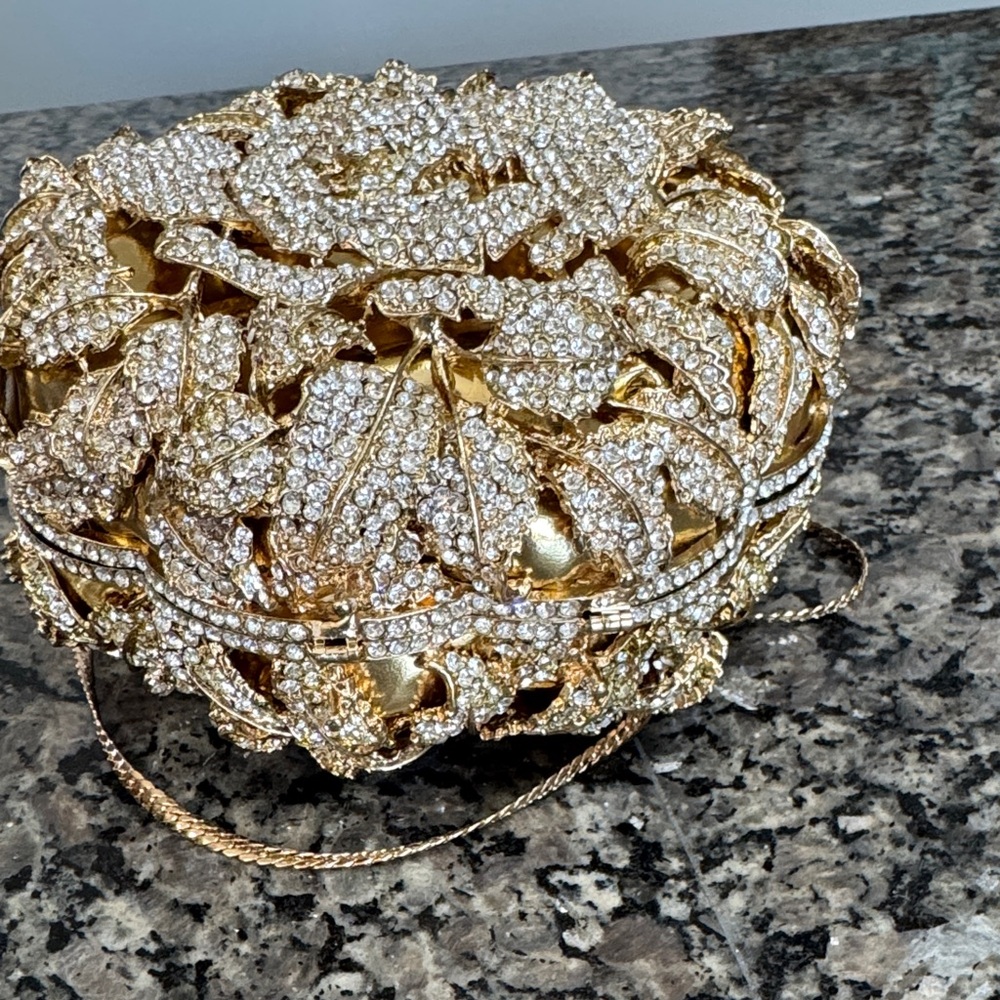 Elegant Gold Floral Clutch NWOT - Picture 13 of 16